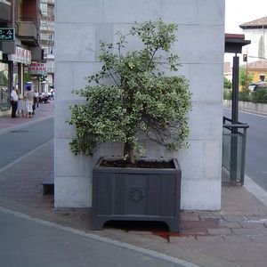floreira em aço inoxidável