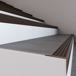perfil de escada em PVC