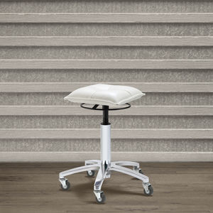banqueta de trabalho com base metálica