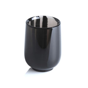 xícara de café em obsidiana