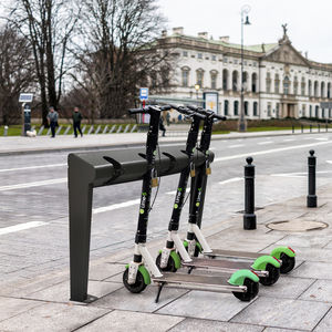 suporte para patinetes em aço galvanizado