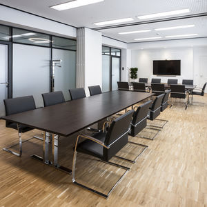 cadeira de conferência cantilever