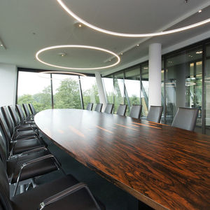 mesa de conferências contemporânea 1