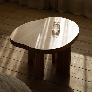 mesa lateral contemporânea
