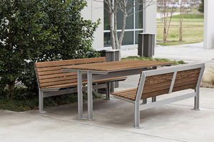 conjunto de mesa e bancos contemporâneo