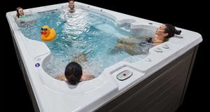 spa de natação acima do piso
