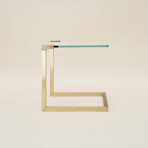 mesa lateral contemporânea