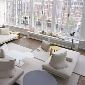 mesa lateral contemporânea