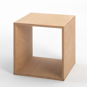 mesa lateral de design minimalista
