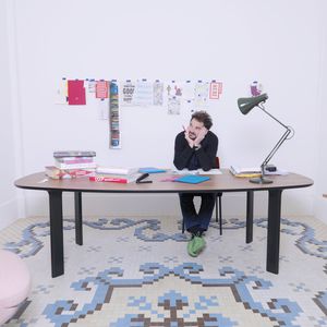 mesa contemporânea