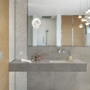 tampo de banheiro em Corian® 1