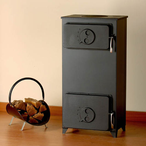 Salamandra a lenha - MARBURG B - Thorma Vyroba k.s. - 5 kW–10 kW / de instalação livre / contemporânea