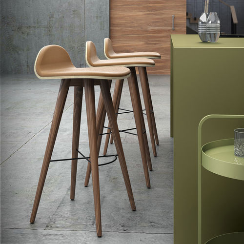 Banqueta alta contemporânea - SEED High - AROUNDtheTREE Design - em couro / em tecido / em cortiça