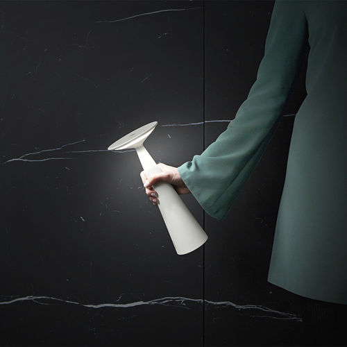 Luminária de mesa - DAMA - Zafferano Srl - portátil / em alumínio / contemporânea