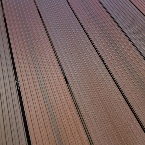 Tábua de deck em WPC - CLASSIC - megawood by NOVO-TECH - efeito de madeira / ranhurada / com sistema de encaixe