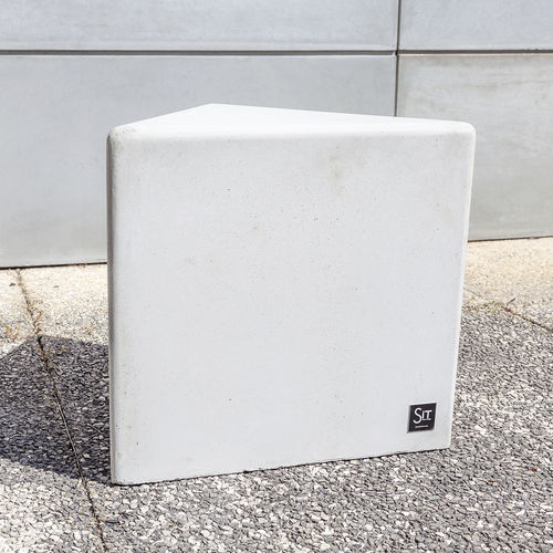 Banqueta contemporânea - VIDA : 570 - SIT Urban Design - com base em concreto reforçado com fibras / para espaço público / para ambiente externo
