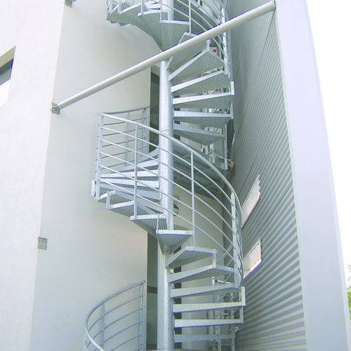 Escada em caracol - LINEA - JK TECHNIC - com degraus em chapa perfurada / com estrutura em aço / da linha residencial