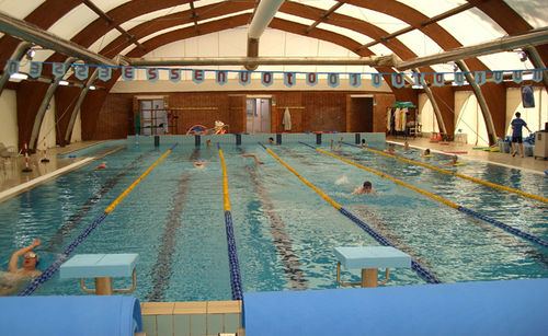 Estrutura tensionada com estrutura metálica - COMMUNITY POOLS - Favaretti - com estrutura de madeira / em domo / para teto