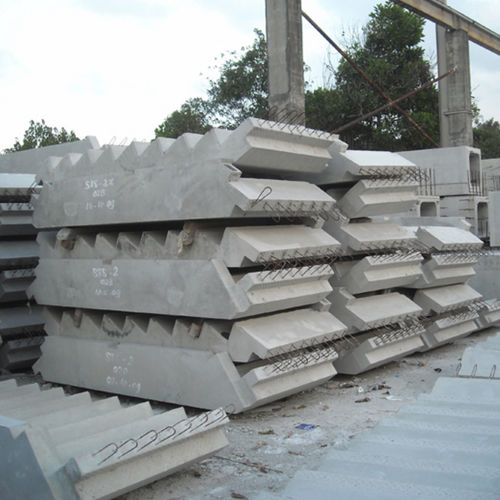 Escada reta - SPC Industries Sdn Bhd - com degraus em concreto / com estrutura em concreto / de design industrial