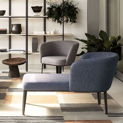 Poltrona para interlocutor contemporânea - CLARA  - True Design srl - em couro / em espuma / em faia