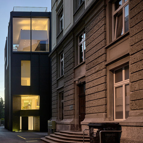 Revestimento de fachada em painéis - RUDOLFSTRASSE - AIR-LUX - em chapa / vertical / fosco
