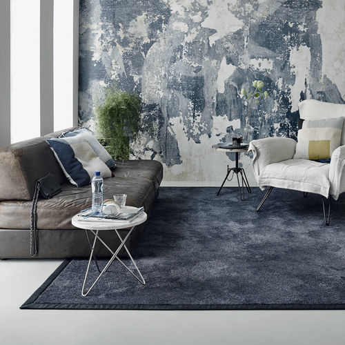 Tapete contemporâneo - PARADE TOUCH - Tarkett RESIDENTIAL - de cor lisa / em polipropileno / retangular