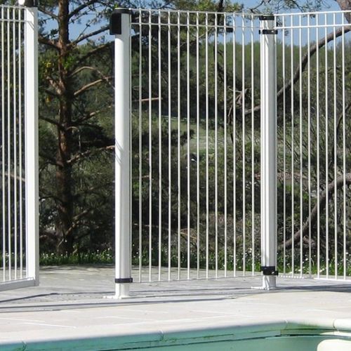 Barreira de proteção - D&eacute;corella - LIPPI - fixa / em aço termolacado / para piscina
