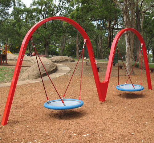 Balanço metálico - BIGGO DUO™ - DYNAMO INDUSTRIES - para playground / duplo / para pessoas com mobilidade reduzida