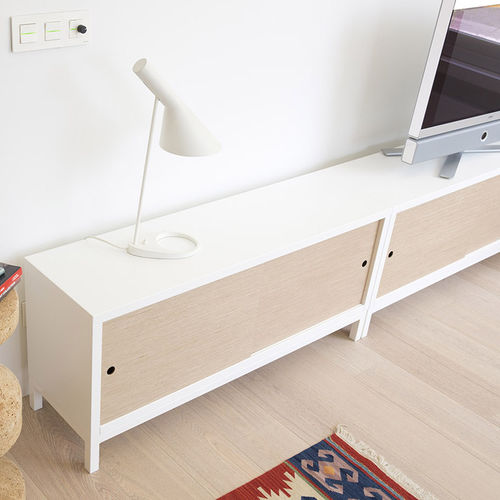 Rack de TV contemporâneo - SAPPORO - STUA - modular / com rodízios / com folheado de madeira