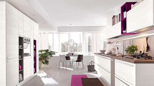 Cozinha contemporânea - NOEMI - CUCINE LUBE - em madeira / com pegas / laqueada