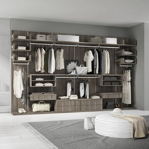 Closet contemporâneo - 392 - TUMIDEI - em alumínio anodizado / em laminado melamínico