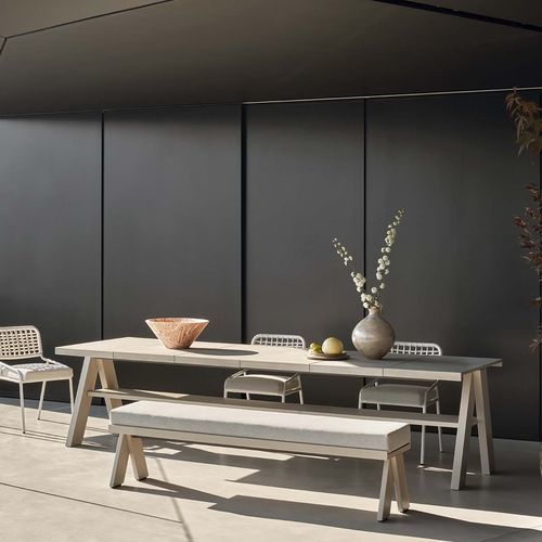 Mesa contemporânea - JOI OPEN AIR - MERIDIANI - em concreto BFUHP Ductal© / com base em madeira de iroco / retangular