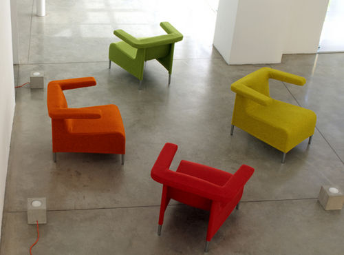Poltrona contemporânea - TORIBIO  - Verzelloni - em poliuretano / de Studio Lievore Altherr Molina