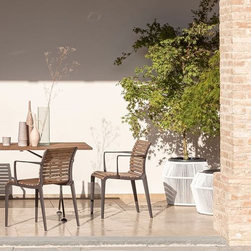Cadeira de jardim contemporânea - M21_O - ALIAS - para ambiente externo / em madeira de freixo / com base em alumínio fundido