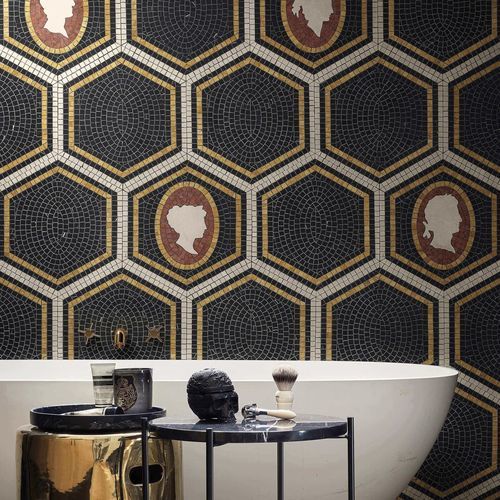 Pastilhas em mármore - PIAZZA SCALA NERO CAMEO - BISAZZA - brilhante / para ambiente interno / para sala