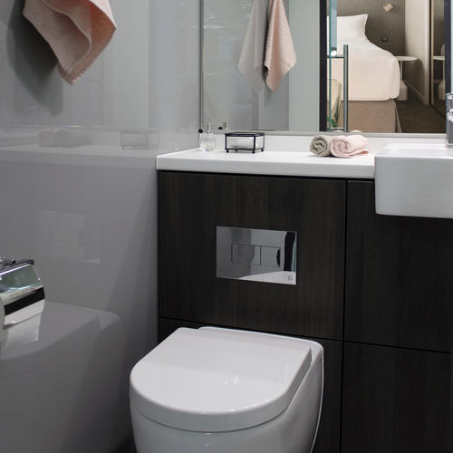 Banheiro contemporâneo - EASY HOTEL - BAUDET SA - em vidro / metálico / para hotel