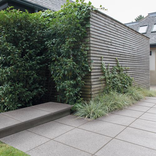 Placas de revestimento em granito - NATURAL - BRADSTONE - com relevo / para ambiente externo / de piso