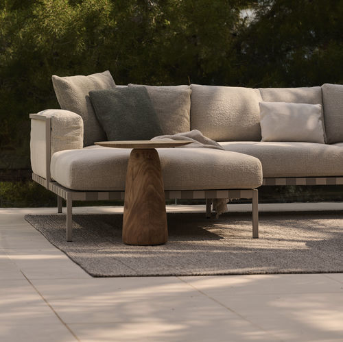 Mesa lateral design - DUNES - Tribù - em teca / com base em teca / redonda