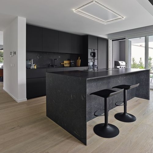 Cozinha contemporânea - GIZA - MAISTRI - em HPL / com ilha / com península