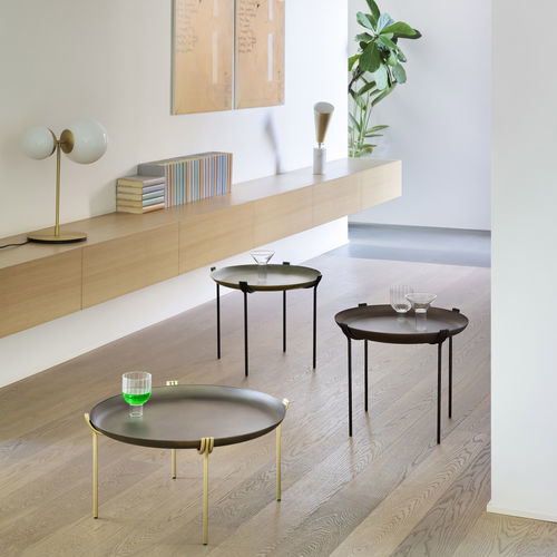 Mesa lateral contemporânea - GEO - saba - em metal pintado / com base em latão / com base em metal cromado