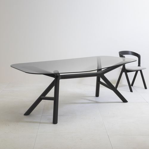Mesa contemporânea - Otto - miniforms - em vidro / com base em nogueira / com base em madeira de freixo