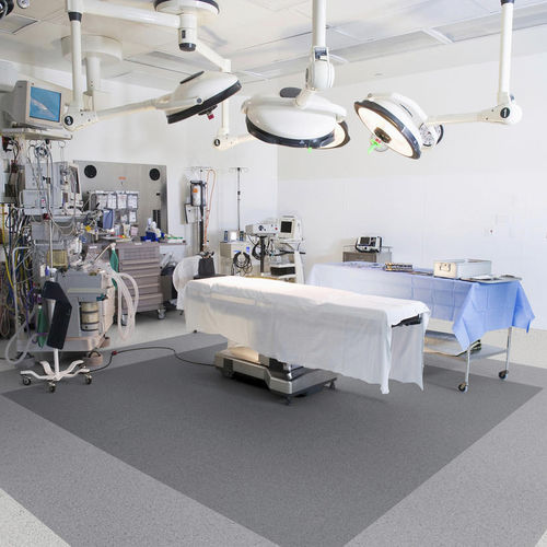 Revestimento de piso vinílico - IQ TORO SC - Tarkett PROFESSIONAL - para ambiente interno / para degrau / industrial