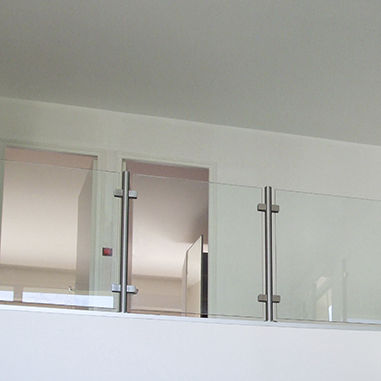 Guarda-corpo em vidro - LIGNE PURE - AT INOX - em painéis / para ambiente interno / para sacada