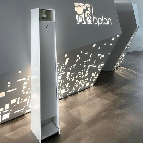 Dispenser de álcool em gel freestanding - BPLAN - com pedal / dispensador de sabonete / personalizável