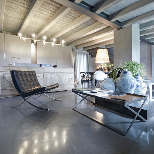 Revestimento de piso em concreto - SKYCONCRETE® ISOPLAM® - ISOPLAM SRL - para ambiente externo / para ambiente interno / para o setor terciário