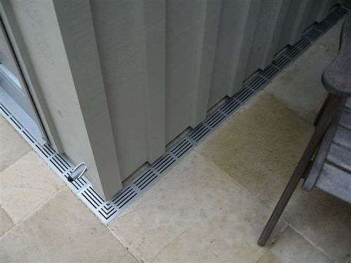 Calha de escoamento em PVC - UD60 - ULTRA CORPORATION - em concreto de alto desempenho / para via pública / para pavimento