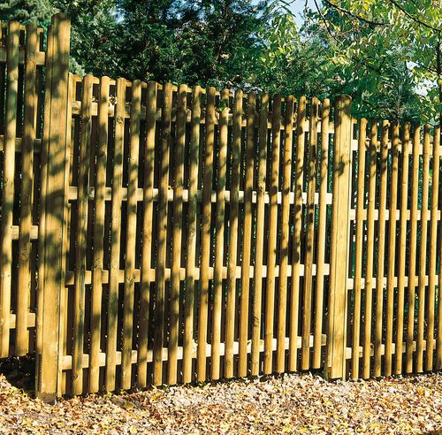 Cerca em painéis - LIMES - Braun Wuerfele - para jardim / em pinho / em lariço