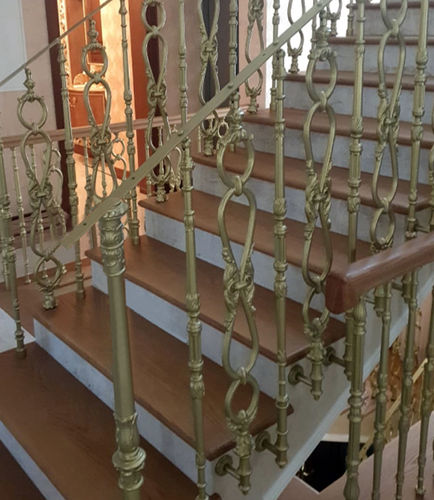 Guarda-corpo em ferro fundido - BR 01 - Ghisarredo - do tipo balaustrada / para ambiente interno / para ambiente externo