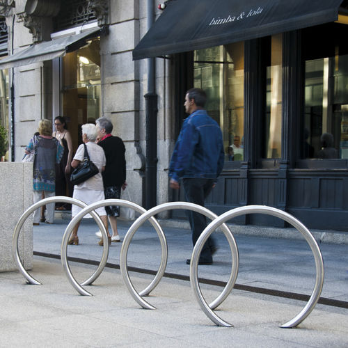 Bicicletário de piso - ANEL - Setga - para espaço público / em aço inoxidável / da linha comercial