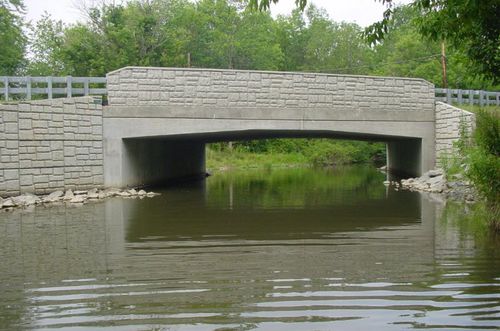 Ponte em concreto pré-fabricado - HY-SPAN® - The Fort Miller Co. - em arco / para estrada